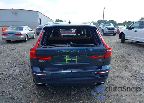 2018 Volvo Xc60 T5 Inscription z USA, uszkodzony, nr VIN YV4102RL3J1023911